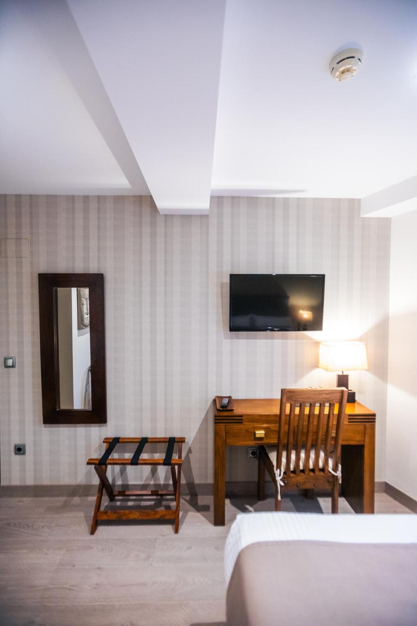 Le Petit Boutique Hotel (Adults Only) Сантандер Экстерьер фото