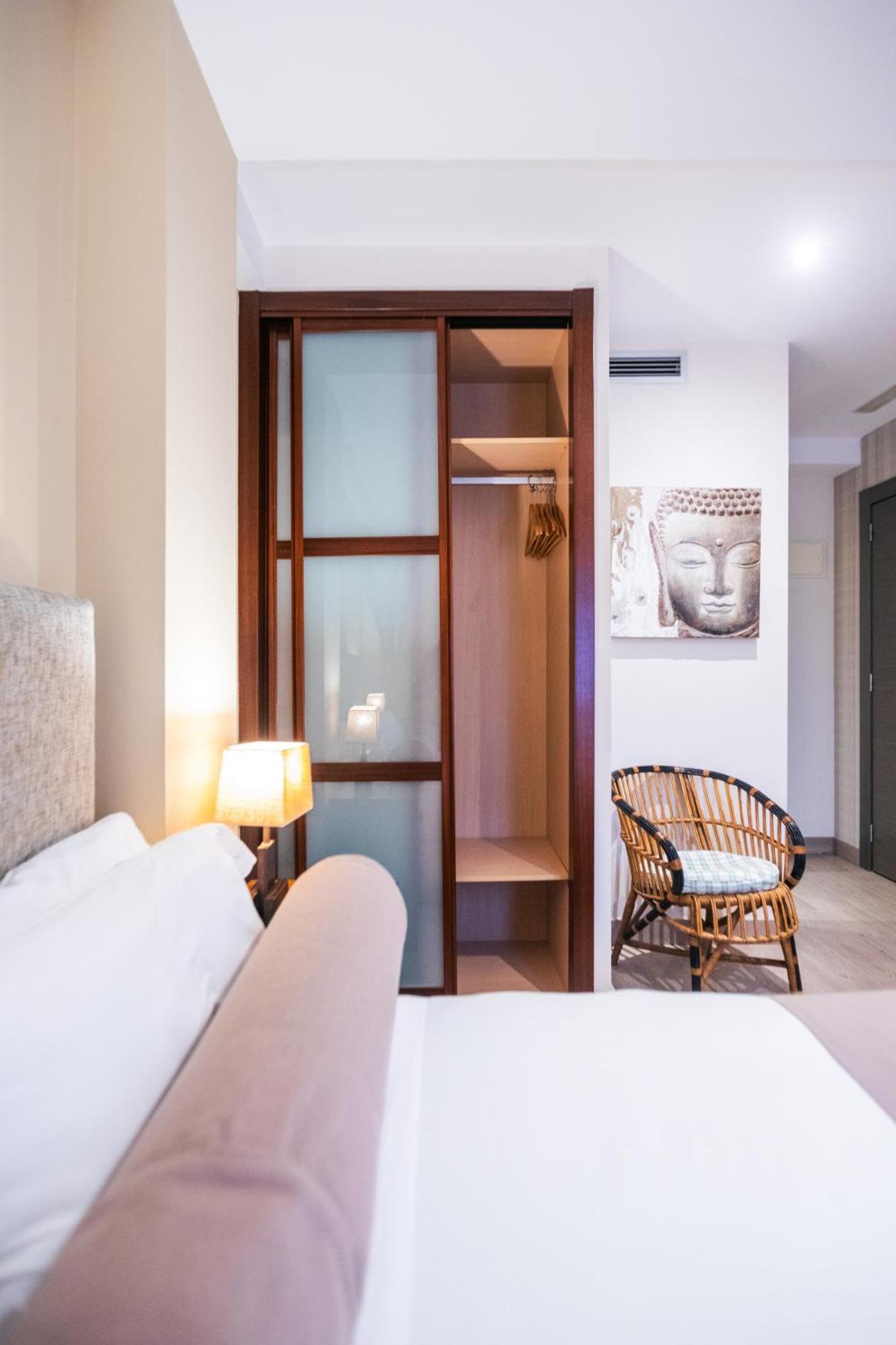 Le Petit Boutique Hotel (Adults Only) Сантандер Экстерьер фото