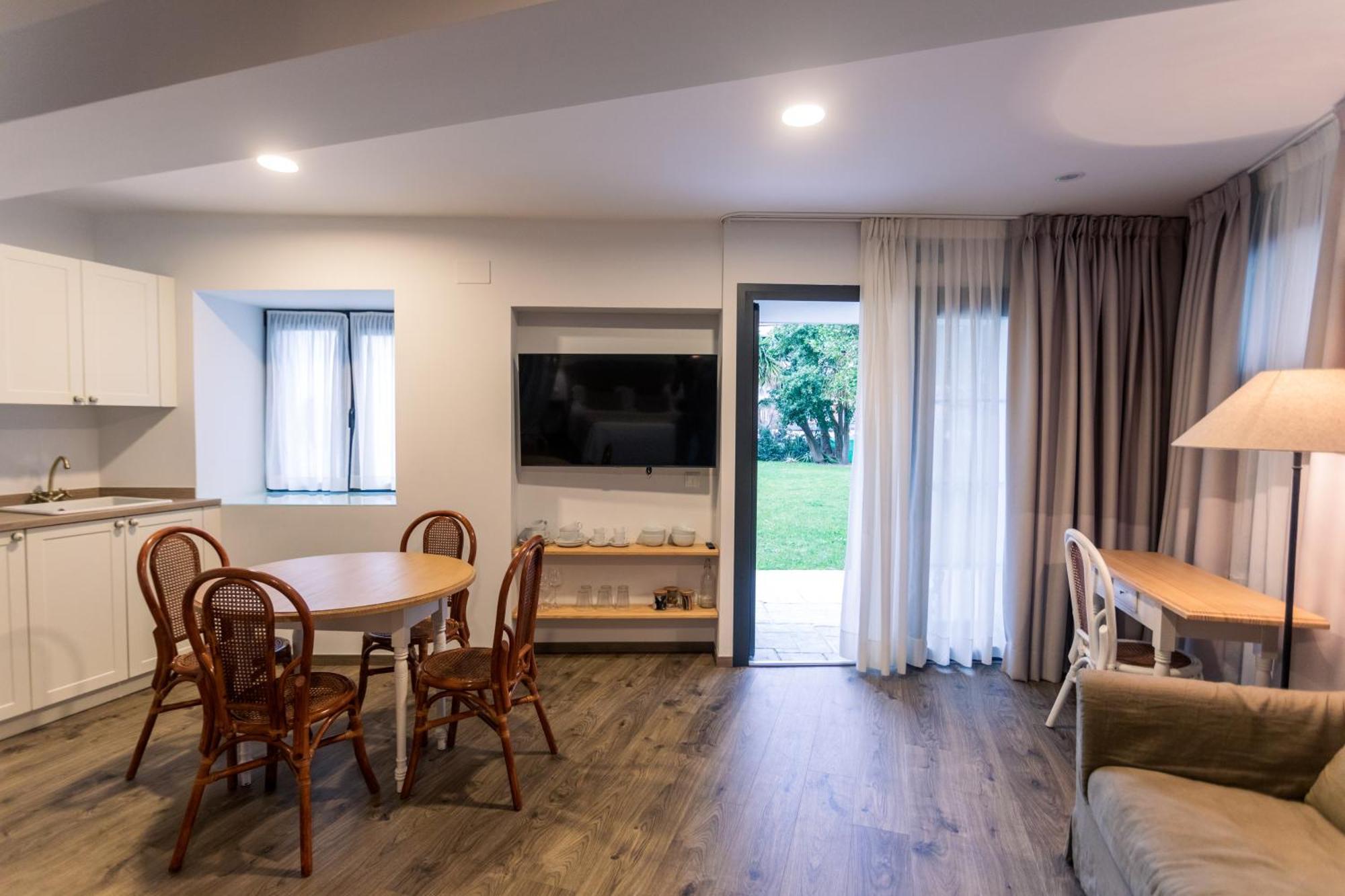 Le Petit Boutique Hotel (Adults Only) Сантандер Экстерьер фото